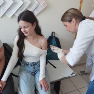 З нагоди Всесвітнього тижня імунізації КНП «Сокирянський ЦПМСД» провів вакцинації АДП-м дорослому населенню
