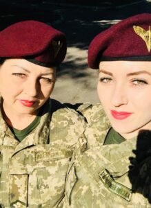 Як мами та дружини військових опановують фах супроводу ветеранів та ветеранок