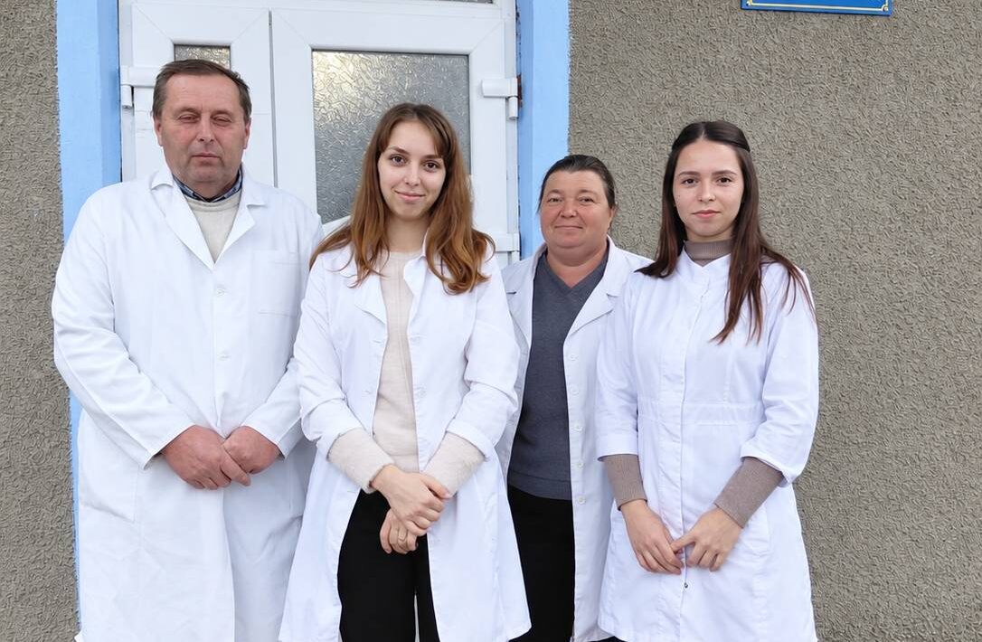 Мобільна бригада КНП «Сокирянський ЦПМСД» продовжує роботу задля здоров’я громади!